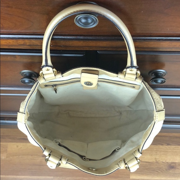 Gucci Guccissima Scarlett Stud Shoulder Bags - Picture 2 of 8